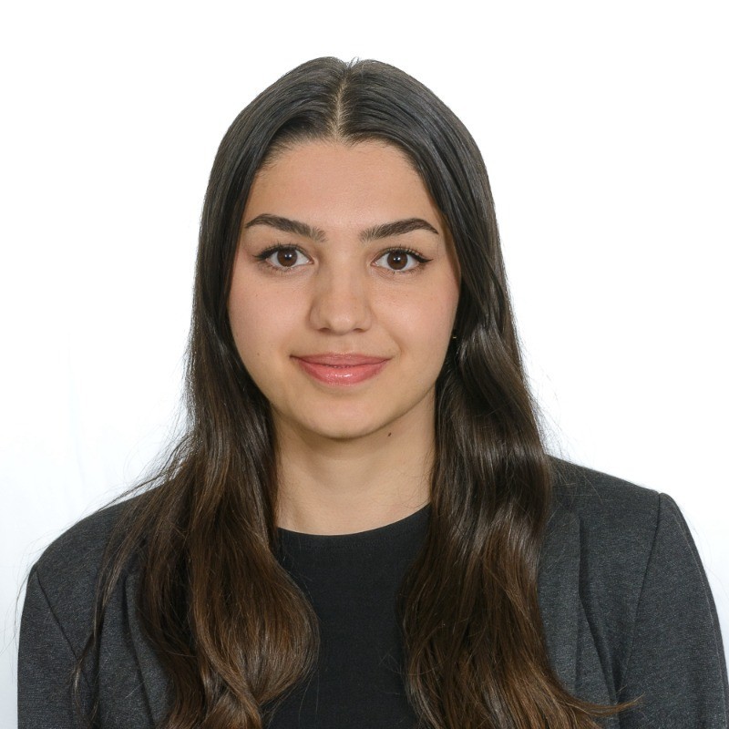 Elif Sakalli Linkedin Photo